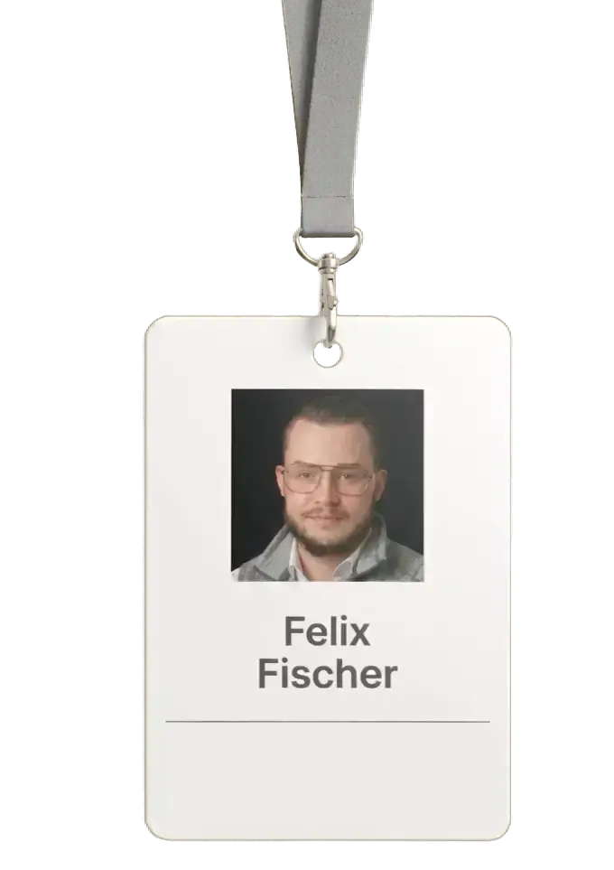 Ausweis von Felix Fischer am Lanyard: Content Strategien, Performance Marketing, Web-Entwicklung, Projektmanagement